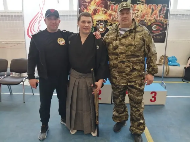 Показательное выступление по иайдо и кюдо на турнире по смешанным единоборствам в Москве