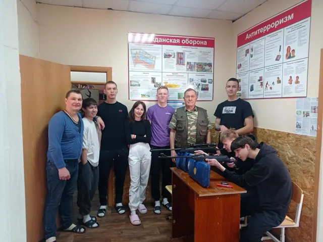 Практические занятия по огневой подготовке со студентами индустриального колледжа